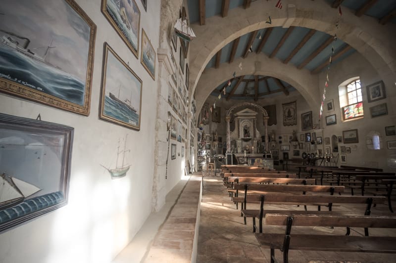 La nef et le choeur de la Chapelle de nos jours