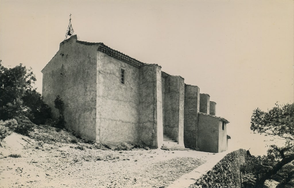 Chapelle des Auzils vers 1930, la cloche est située côté tribune