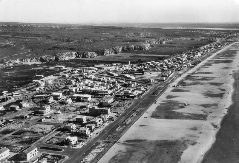 Les falaises mortes de Narbonne-Plage dans les années 1950-60