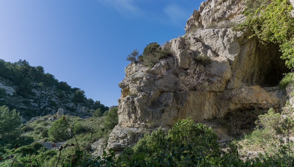 L'entrée de la grotte de la combe