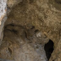 Plafond de la grotte au dessus du porche