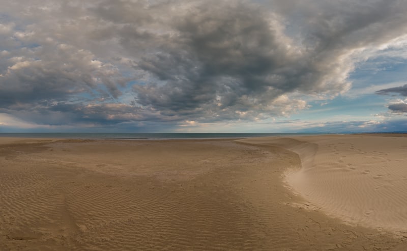 La plage des Ayguades en Avril