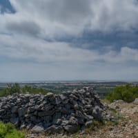 Depuis la rague sur le plateau des Caunes, vue sur le littoral