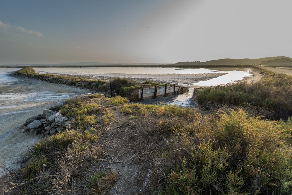 Les canaux et les vestiges du vieux salin