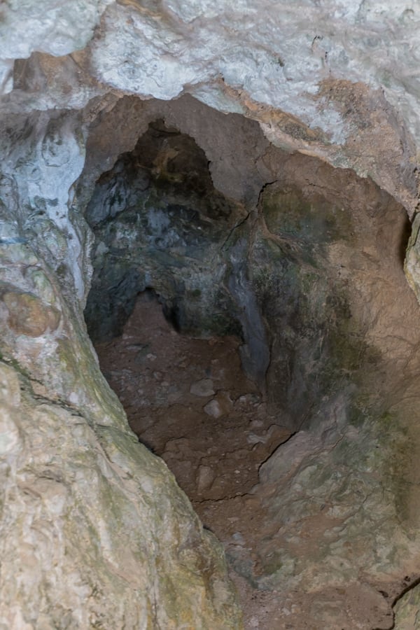 La grotte de la Falaise