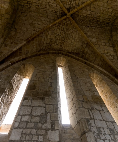 Le chevet plat de l'église Notre-Dame des Olieux