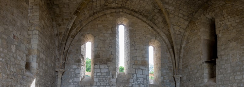 Le chevet plat de l'église Notre-Dame des Olieux