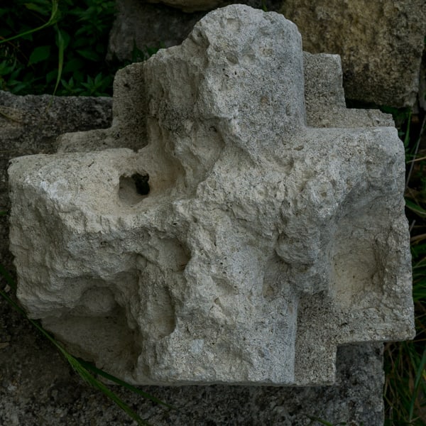 Les restes de la troisième clef de voute de l'église Notre-Dame des Olieux