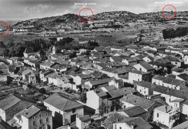 Le village d'Armissan et les moulins dans les années 1960