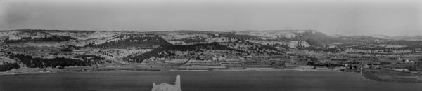 (N) Gruissan et les contreforts de la Clape dans les années 1950, les Caunes, le Castela et le plateau de Figuières