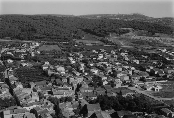 Le village de Vinassan dans les années 1990
