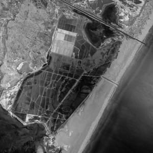 Photographie aérienne des salins de Gruissan en 1962 © IGN